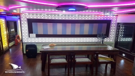  in myhouseboats.com